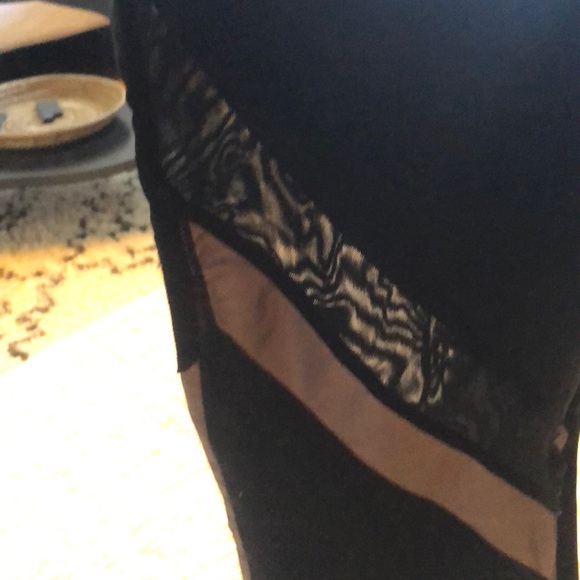 Metallic and Mesh Fabeltics Leggings - Picture 2 of 3